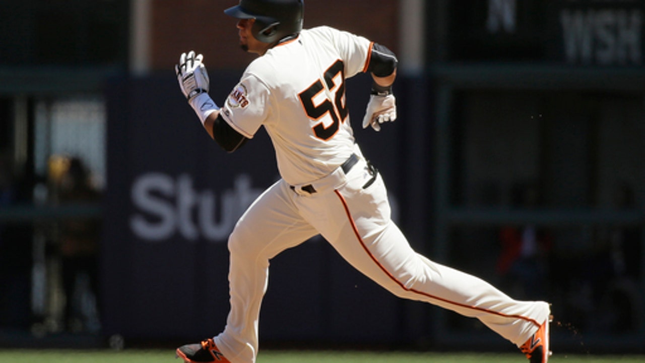 Belt drives in go-ahead run in Giants' 2-1 win over Pirates (Jul 26, 2017)